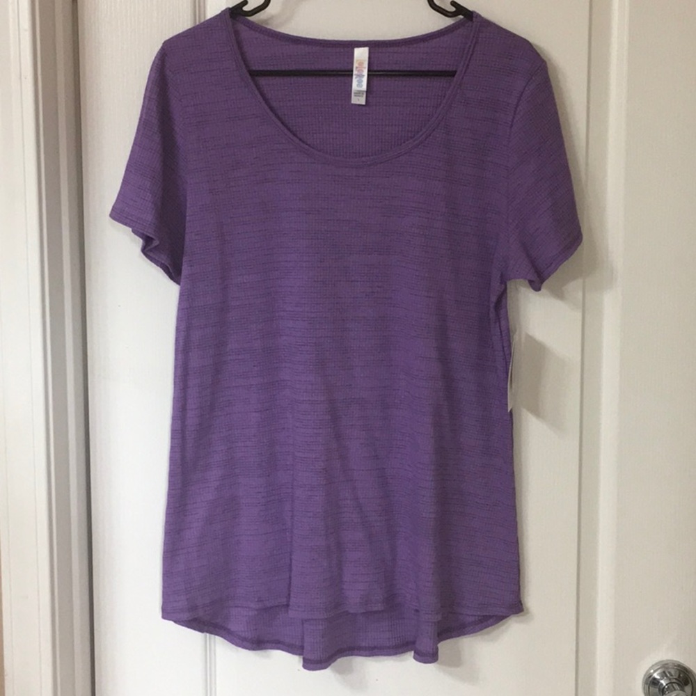 Lularoe large classic tee